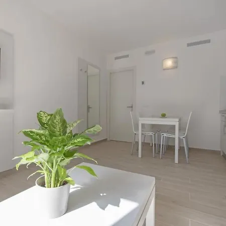 2 Bedrooms F Apartamento *